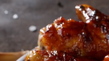 Alitas de pollo con manzana