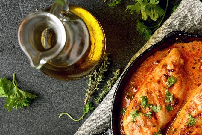 Pechuga de pollo con salsa puttanesca