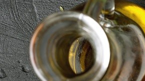 Pechuga de pollo con salsa puttanesca