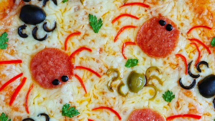Pizza de arañas para Halloween