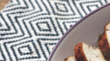 Sopa de pollo asiática