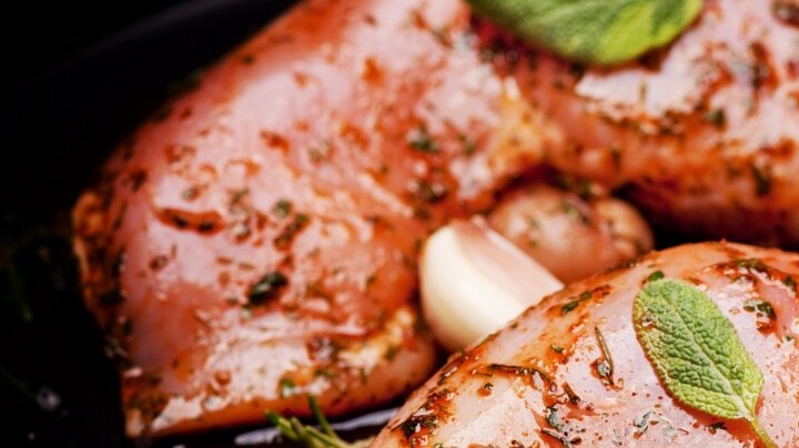 muslos de pollo al ajillo