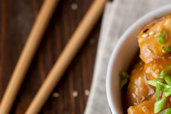 Pechuga de pollo con salsa de jengibre y sésamo