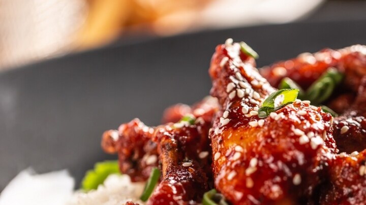 muslos de pollo en salsa picante