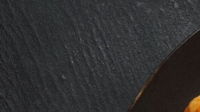 Pechuga de pollo glaseada con miel y mostaza