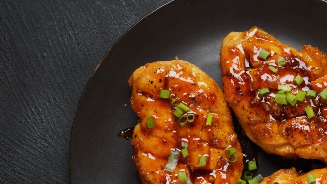 Pechuga de pollo glaseada con miel y mostaza