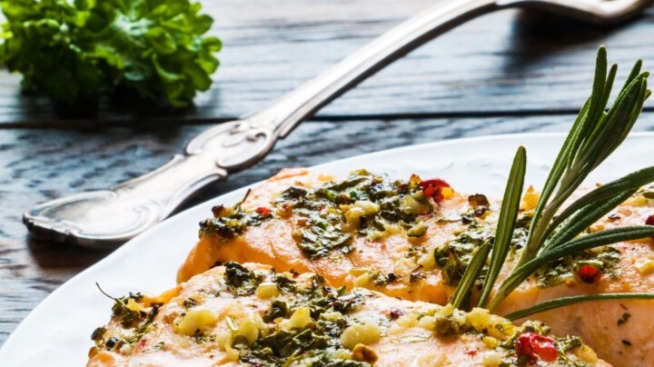 salmón a la mantequilla