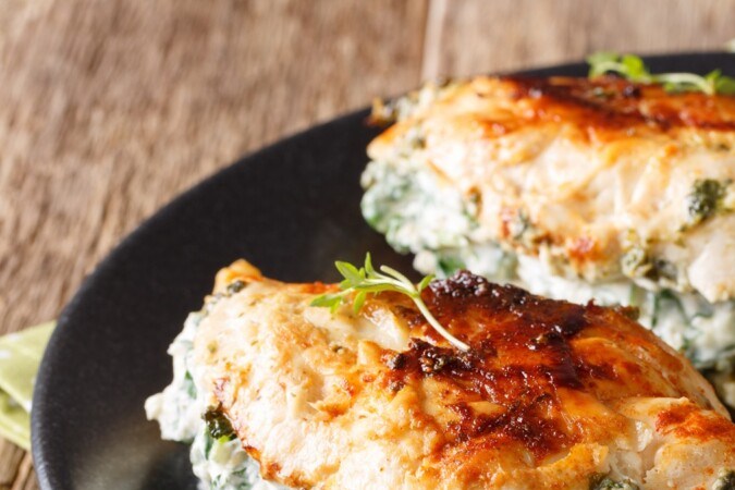 pollo relleno con espinacas y queso feta