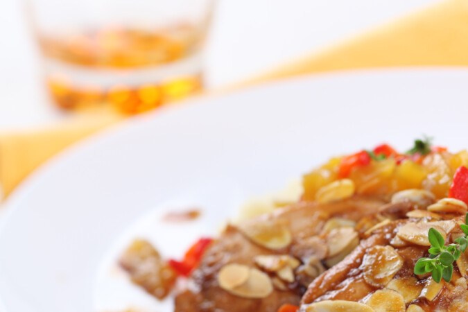 pollo en salsa de almendras