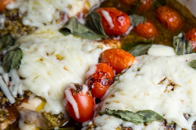 Pechuga de pollo con pesto y mozzarella