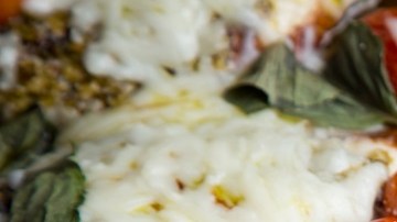 Pechuga de pollo con pesto y mozzarella