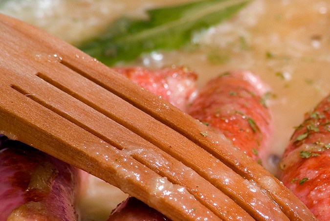 Deliciosas salchichas a la cerveza