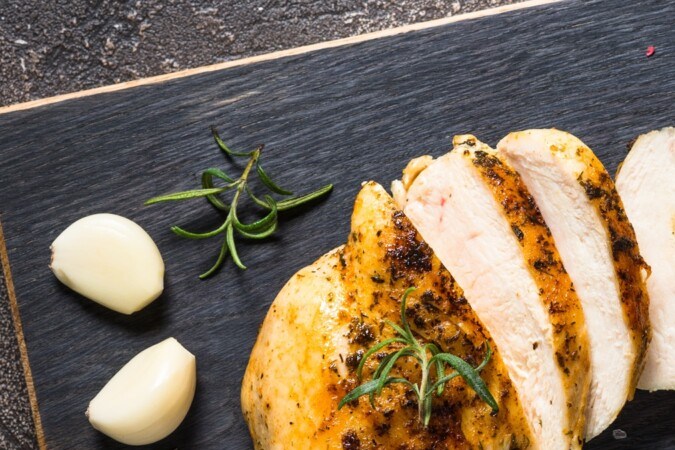 Pechuga de pollo con salsa tzatziki