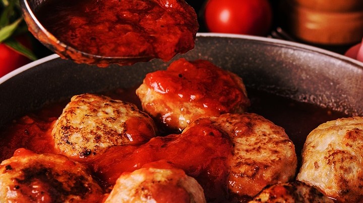 albóndigas en salsa de la abuela