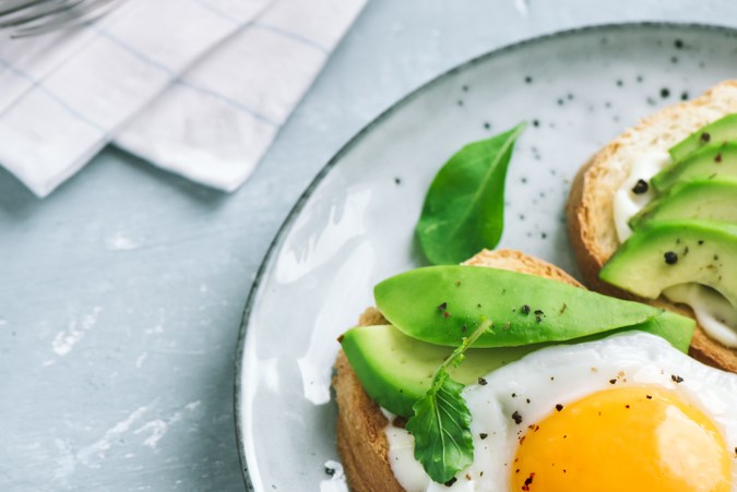 Tosta de aguacate con huevo