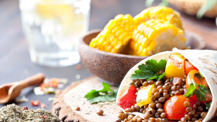 Vegan,Tortilla,Wrap,,Roll,With,Grilled,Vegetabes,And,Lentil,And