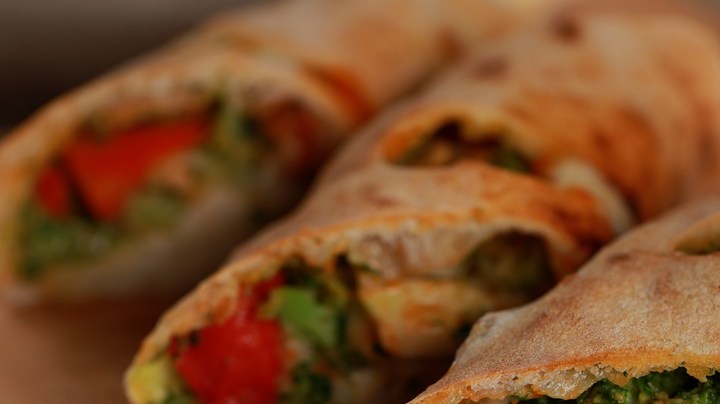 wrap de vegetales con pesto