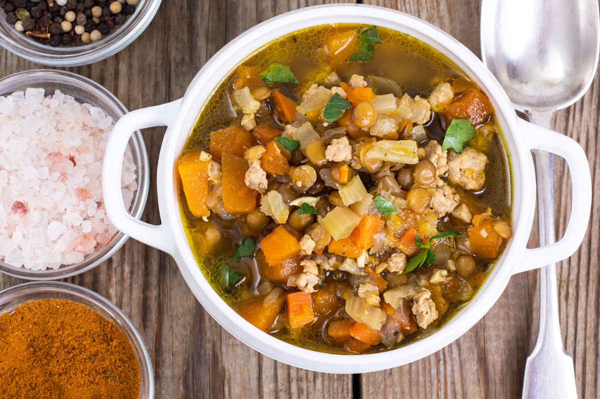 sopa de lentejas con apio y zanahoria