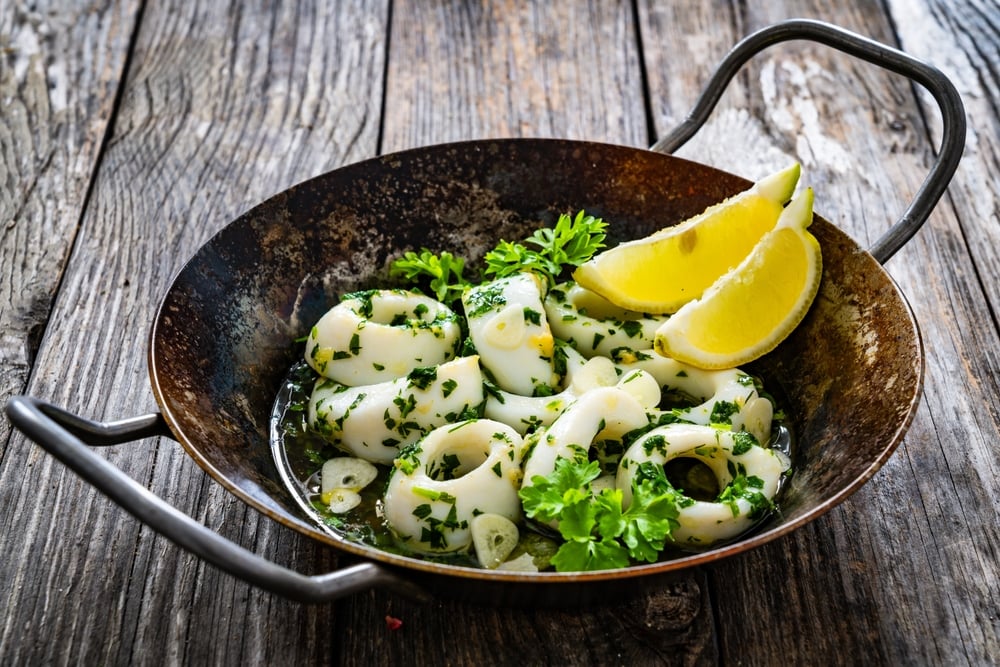 calamares al limón con ajo y perejil