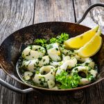 calamares al limón con ajo y perejil