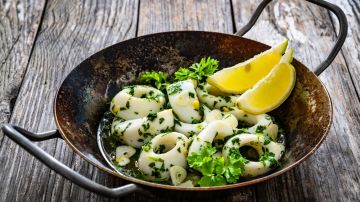 calamares al limón con ajo y perejil