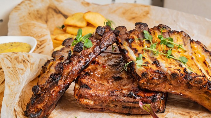 costillas de cerdo al horno con miel y mostaza