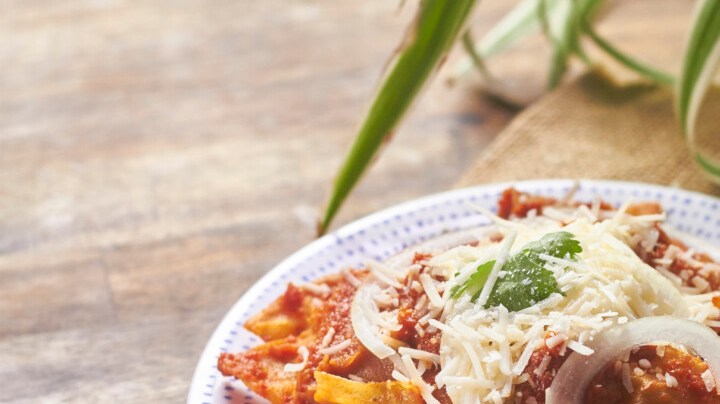 Photo © 2019 The Grosby Group

Chilaquiles en salsa roja