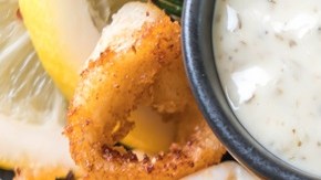 calamares fritos con alioli