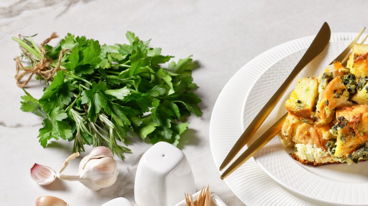 Strata,Or,Italian,Breakfast,Casserole,Of,Spinach,,Cheese,And,Soaked