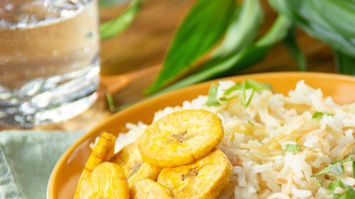arroz con fideo y platano macho