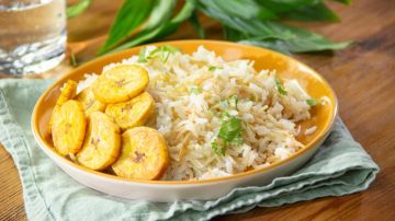 arroz con fideo y platano macho