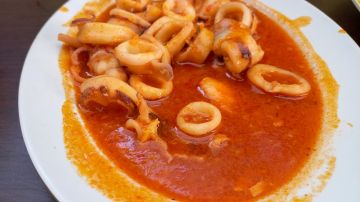 Guiso de calamares con chorizo