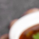 brochetas de albóndigas