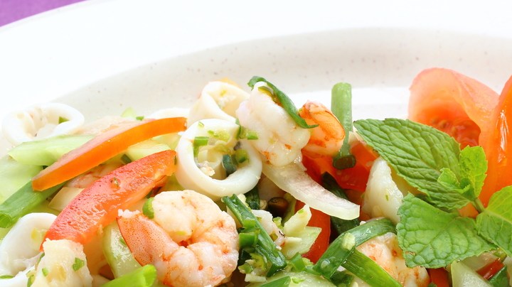 Ensalada de calamares con camarones