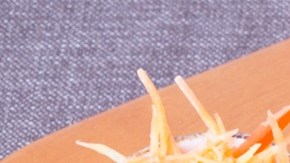 brochetas de calabacín y pollo