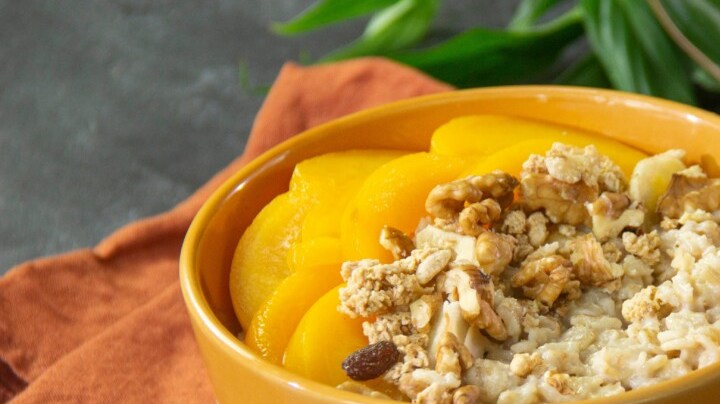 bowl de avena y durazno