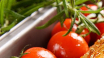 Lomo de cerdo relleno de ciruela pasa y queso