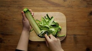 Fideos de verdura con aderezo de mostaza