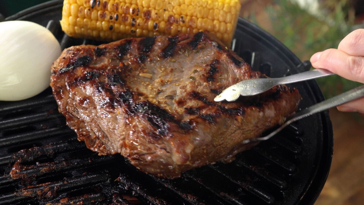 Cómo hacer un jugoso filete de res a la parrilla