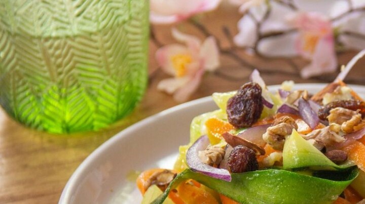 Fideos de verdura con aderezo de mostaza