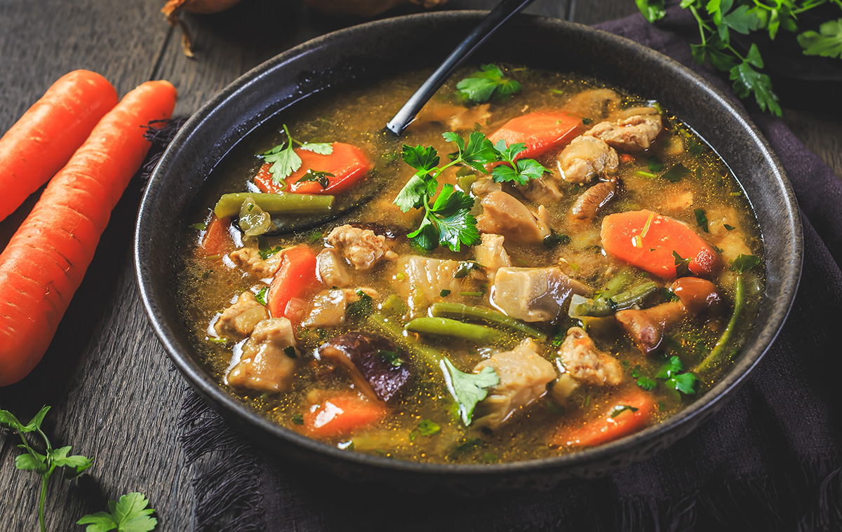 Delicioso estofado de pavo con vegetales paso a paso