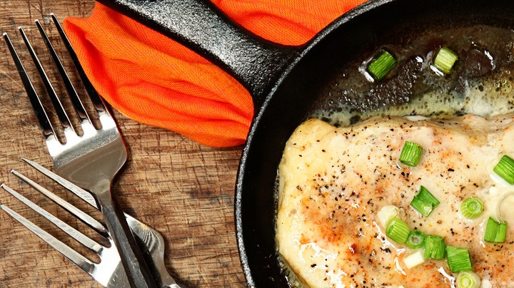 mero al vapor con jengibre y cebollino