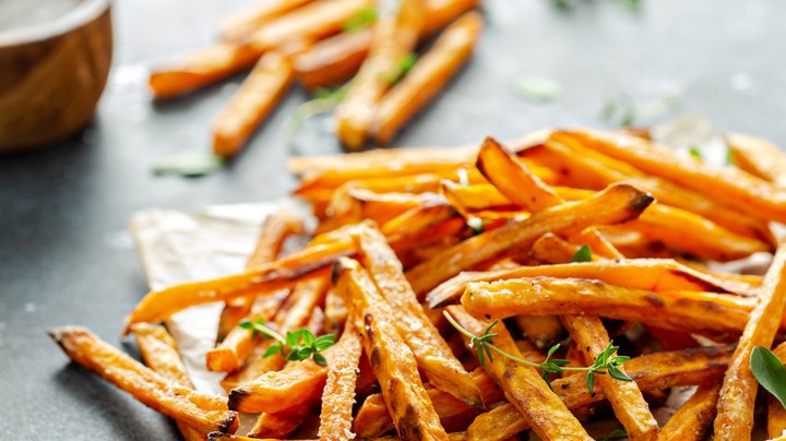 Batatas fritas en airfryer