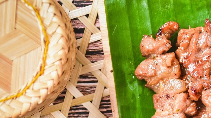 Brochetas de cerdo al estilo tailandés