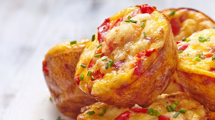 Delicious,Egg,Muffins,With,Ham,,Cheese,And,Vegetables