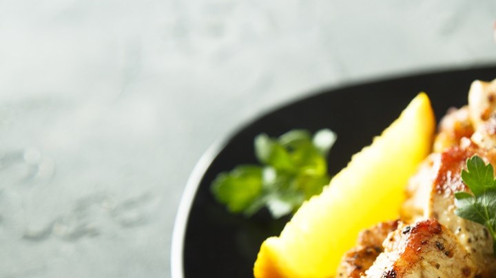 Brochetas de pollo al limón