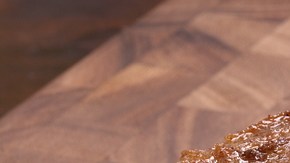 Lomo de cerdo al romero con puré de manzana