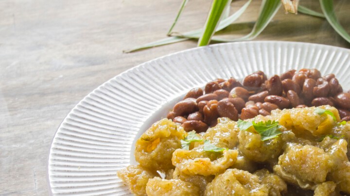 Chicharrones en salsa verde