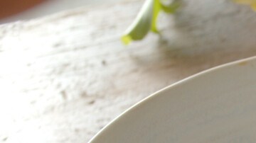 Photo © 2021 The Grosby Group Food Division

Gazpacho de Sandía

gazpacho de sandía
2 tomates maduros
1 pimiento rojo
1 pimiento verde
1 diente de ajo
trozo de sandía
pizca de sal
aceite de oliva

trituramos bien

agregar chorrito de vinagre

decorar con pepino y chorro de aceite de oliva


Watermelon Gazpacho  

watermelon gazpacho
2 ripe tomatoes
1 red pepper
1 green pepper
1 clove of garlic
piece of watermelon
pinch of salt
olive oil

blend well

add a splash of vinegar

decorate with cucumber and olive oil squirt