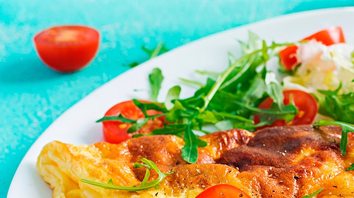 omelette con tomate